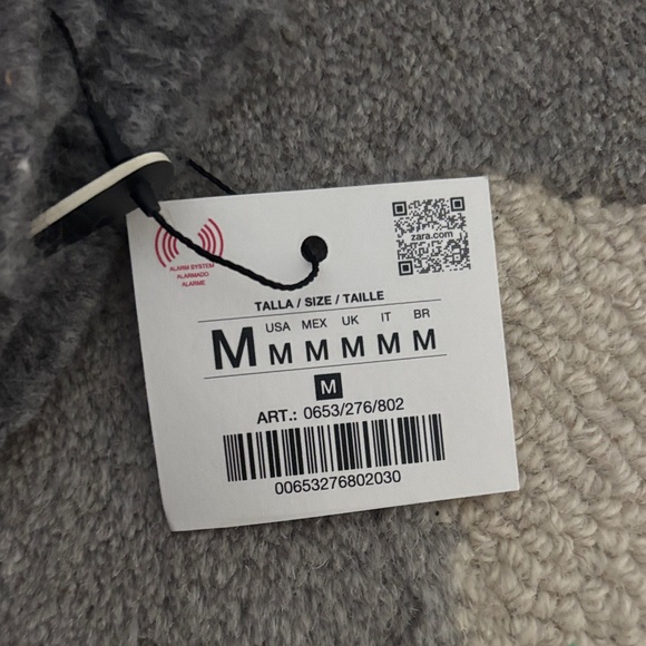 Women’s Grey Zara Fingerless Gloves with Flower Embroidery - Picture 3 of 4